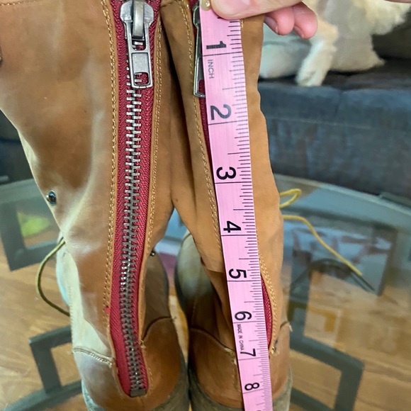 Tan lace up and plaid boots size 8 - Picture 2 of 3